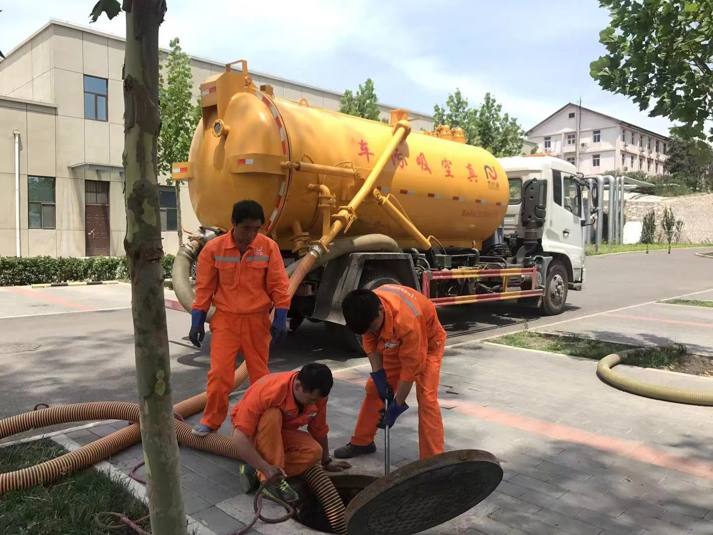孟连化粪池清理与5-8吨吸粪车施工效率分析